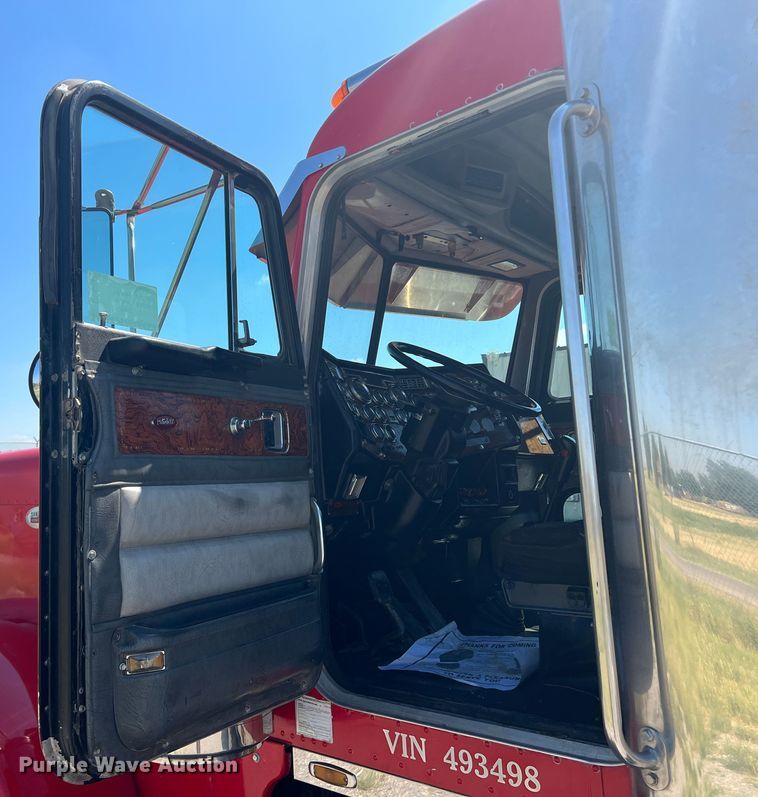 image for item DS8392 1999 Peterbilt 379  semi truck