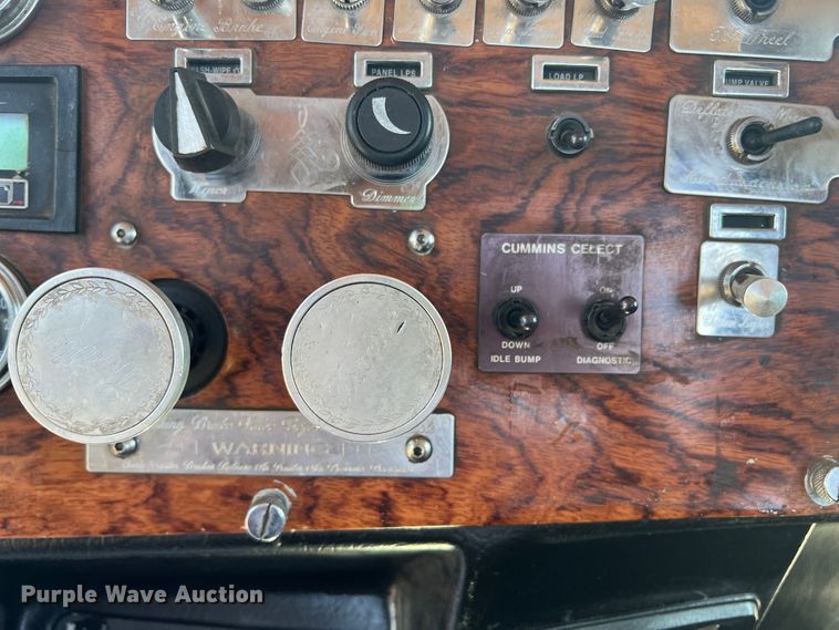 image for item DS8392 1999 Peterbilt 379  semi truck