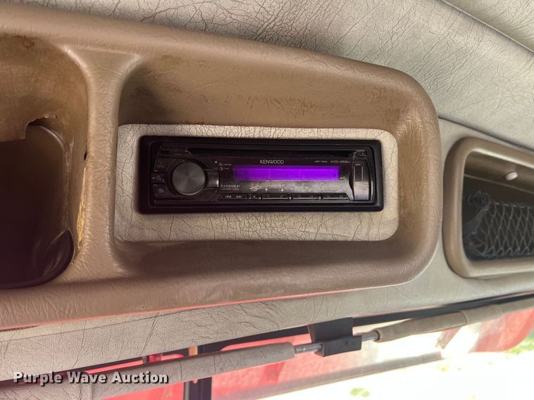 image for item DS8392 1999 Peterbilt 379  semi truck