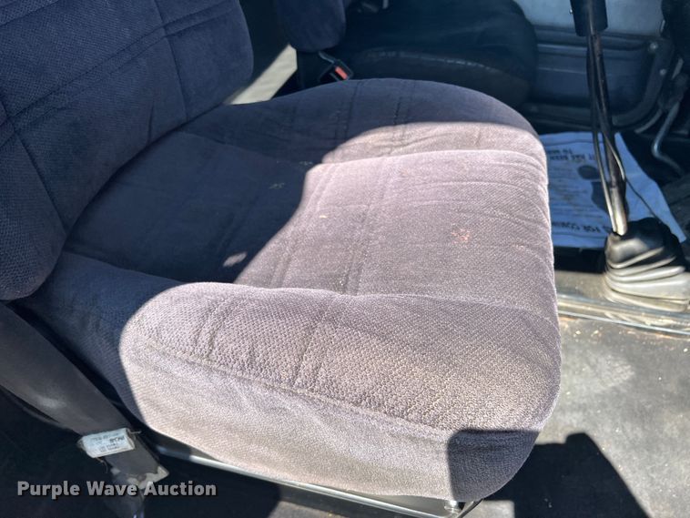 image for item DS8392 1999 Peterbilt 379  semi truck