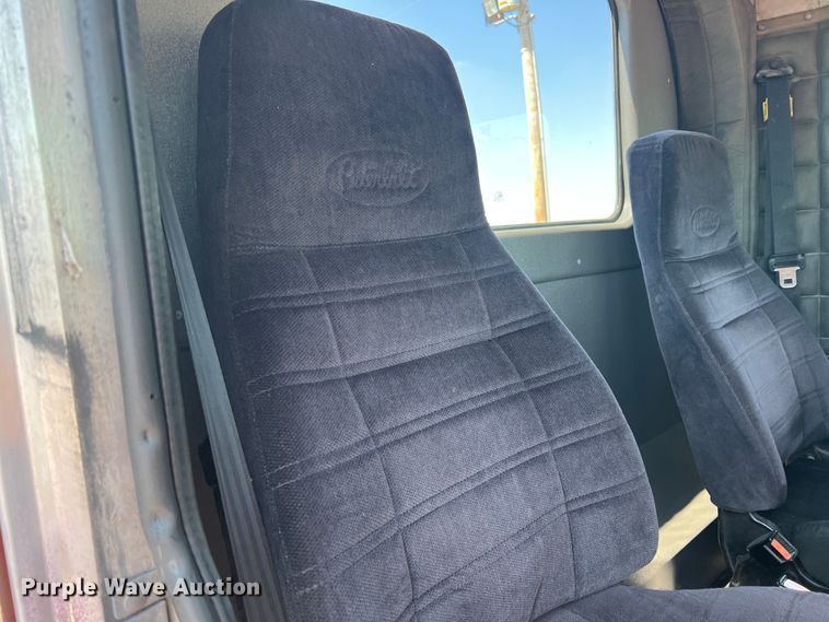 image for item DS8392 1999 Peterbilt 379  semi truck