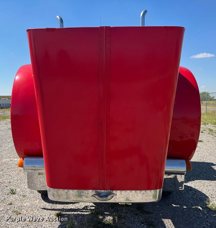 image for item DS8392 1999 Peterbilt 379  semi truck