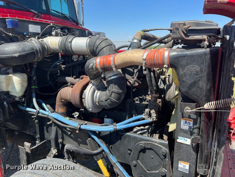 image for item DS8392 1999 Peterbilt 379  semi truck