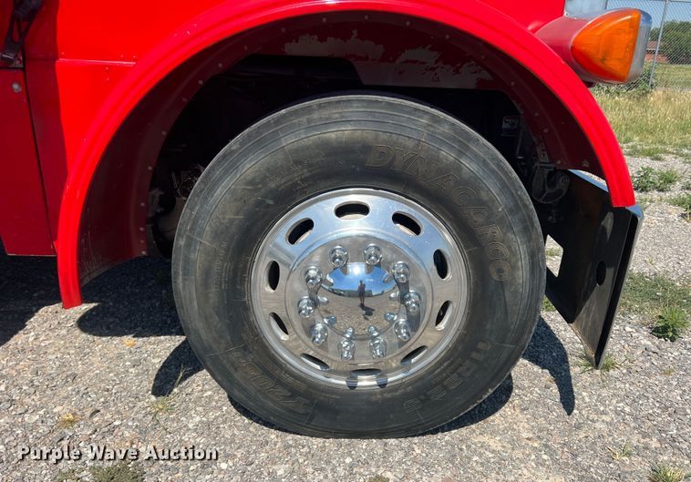 image for item DS8392 1999 Peterbilt 379  semi truck