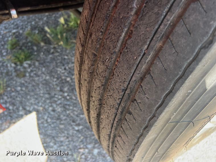 image for item DS8392 1999 Peterbilt 379  semi truck