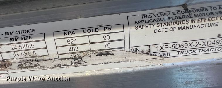 image for item DS8392 1999 Peterbilt 379  semi truck