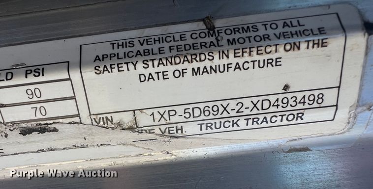 image for item DS8392 1999 Peterbilt 379  semi truck