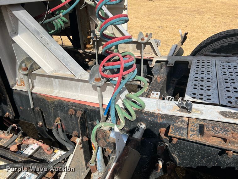 image for item DS8477 1997 Freightliner FLD  semi truck