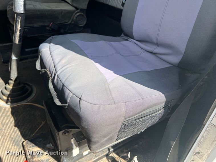 image for item DS8477 1997 Freightliner FLD  semi truck