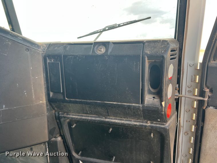 image for item DS8477 1997 Freightliner FLD  semi truck