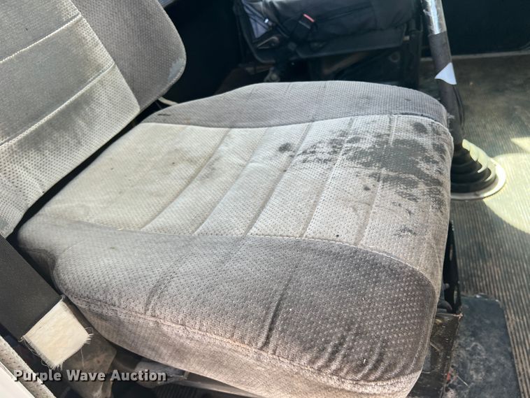 image for item DS8477 1997 Freightliner FLD  semi truck