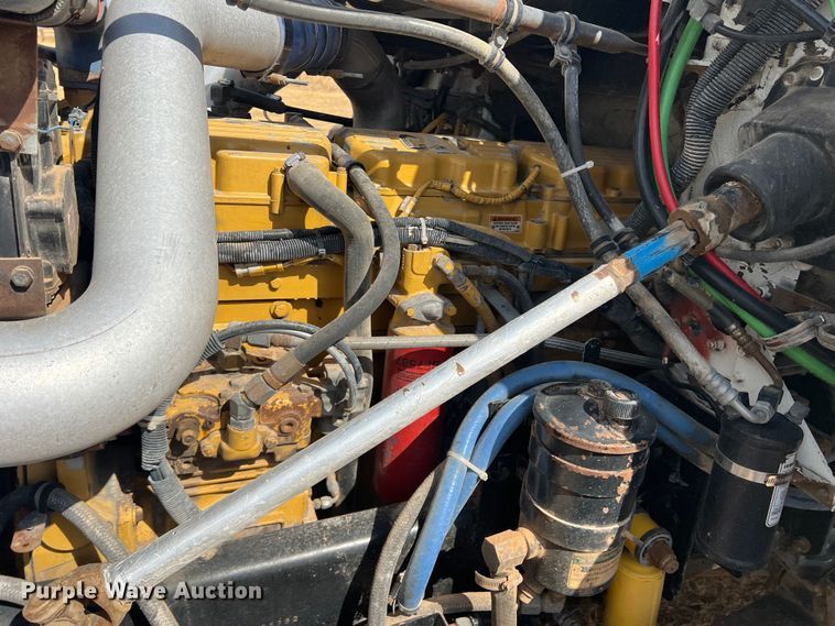 image for item DS8477 1997 Freightliner FLD  semi truck