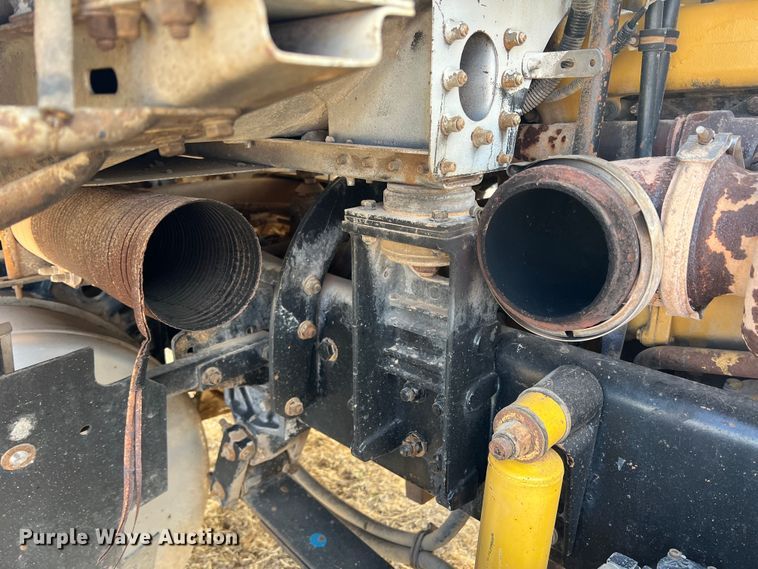 image for item DS8477 1997 Freightliner FLD  semi truck