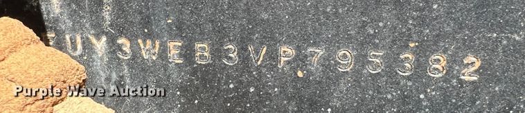 image for item DS8477 1997 Freightliner FLD  semi truck