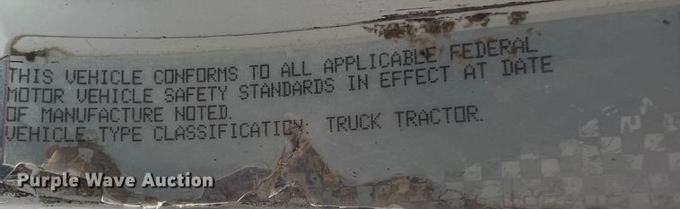 image for item DS8477 1997 Freightliner FLD  semi truck