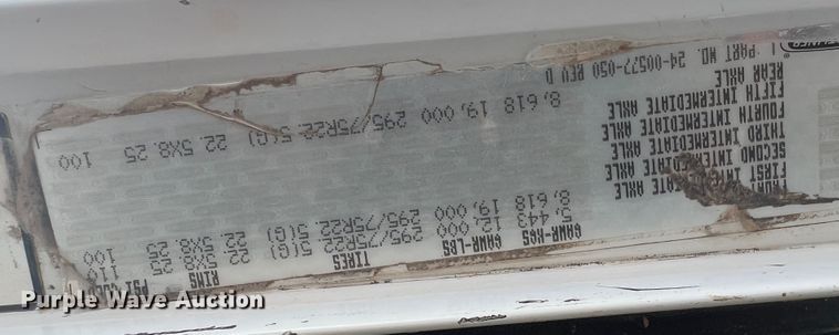 image for item DS8477 1997 Freightliner FLD  semi truck