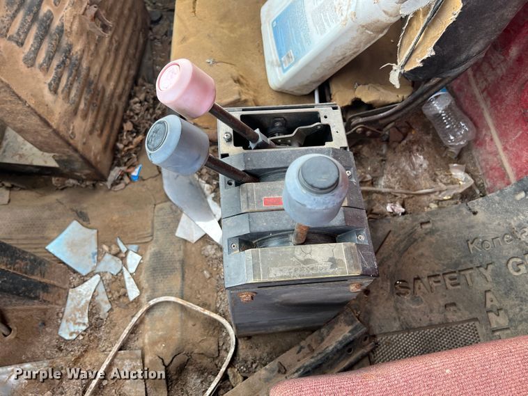 image for item HL9200 1985 Chevrolet C70  dump truck