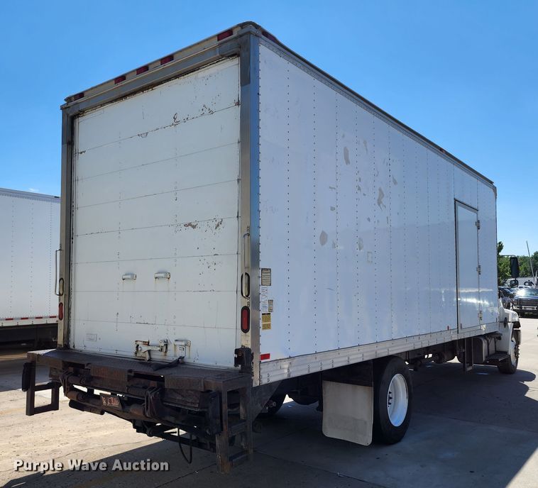 image for item JB9073 2007 Hino 268  box truck