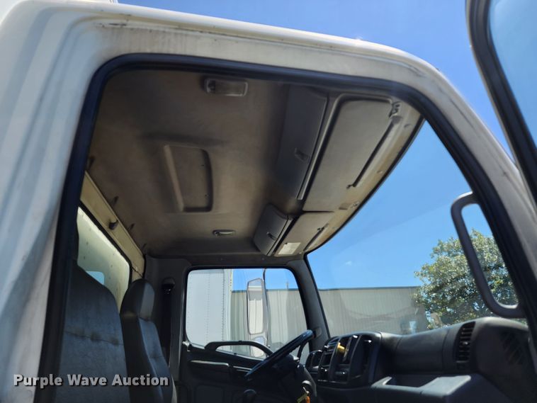 image for item JB9073 2007 Hino 268  box truck