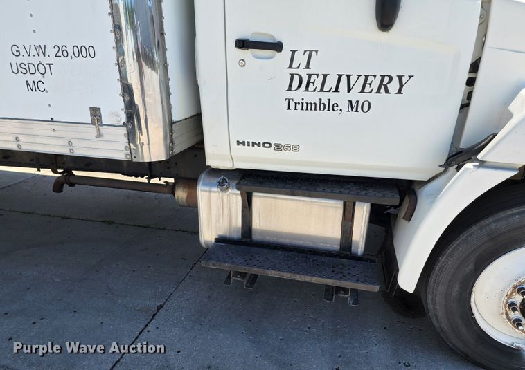 image for item JB9073 2007 Hino 268  box truck