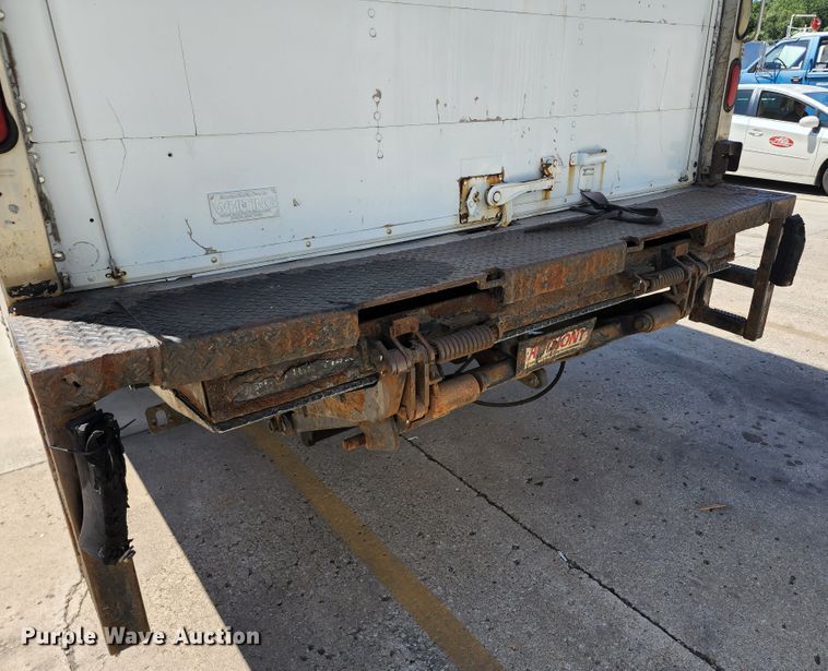 image for item JB9073 2007 Hino 268  box truck