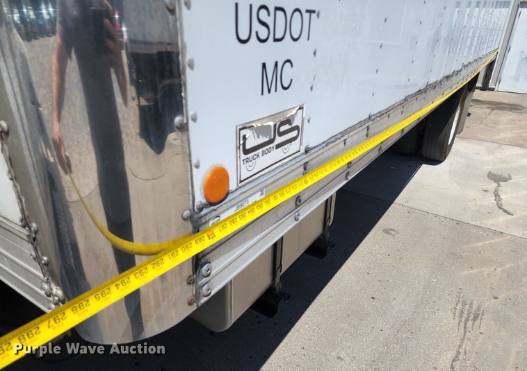 image for item JB9073 2007 Hino 268  box truck