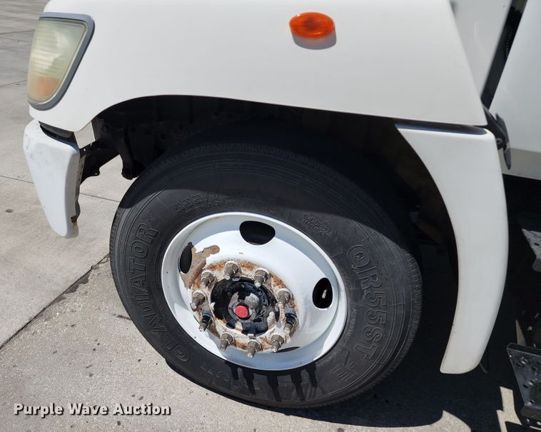 image for item JB9073 2007 Hino 268  box truck