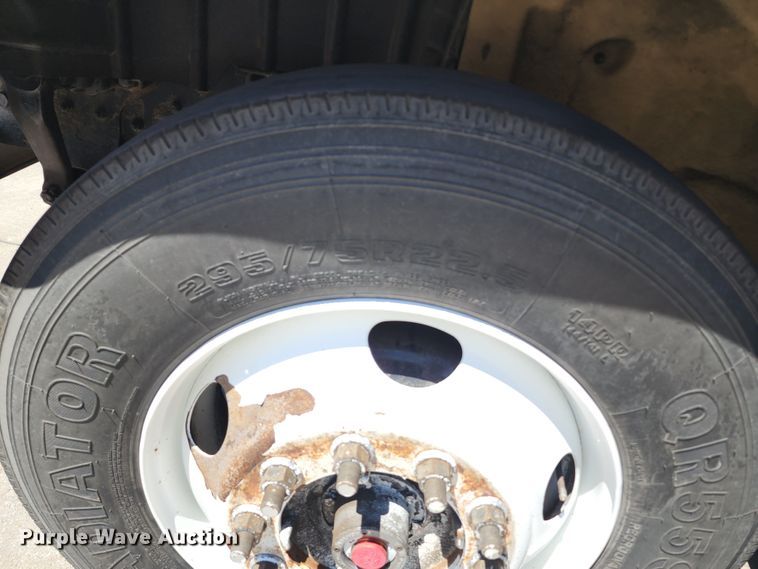 image for item JB9073 2007 Hino 268  box truck