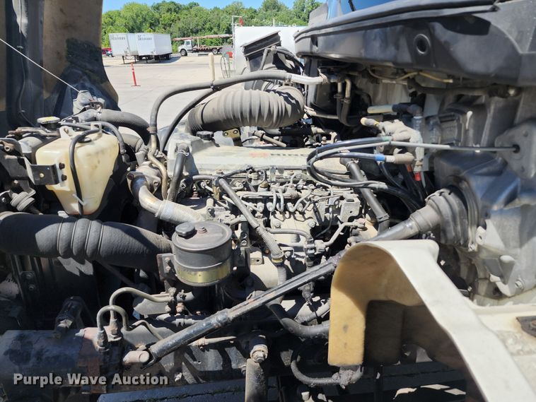 image for item JB9073 2007 Hino 268  box truck