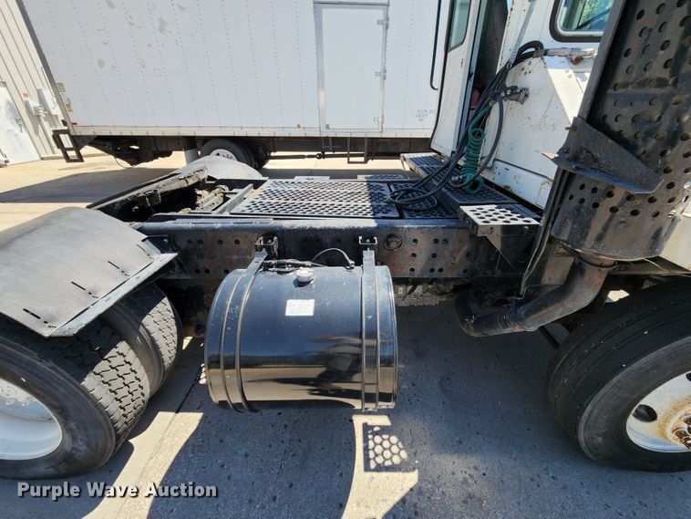 image for item JB9074 2006 Kalmar 30  yard truck