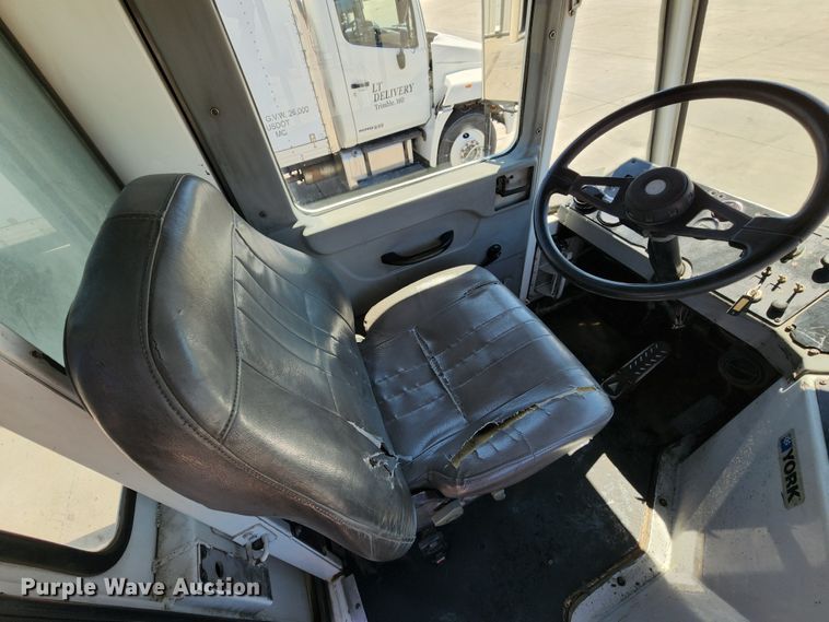 image for item JB9074 2006 Kalmar 30  yard truck