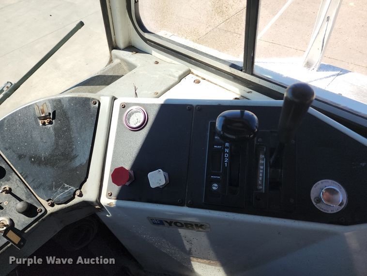 image for item JB9074 2006 Kalmar 30  yard truck