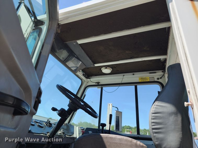 image for item JB9074 2006 Kalmar 30  yard truck