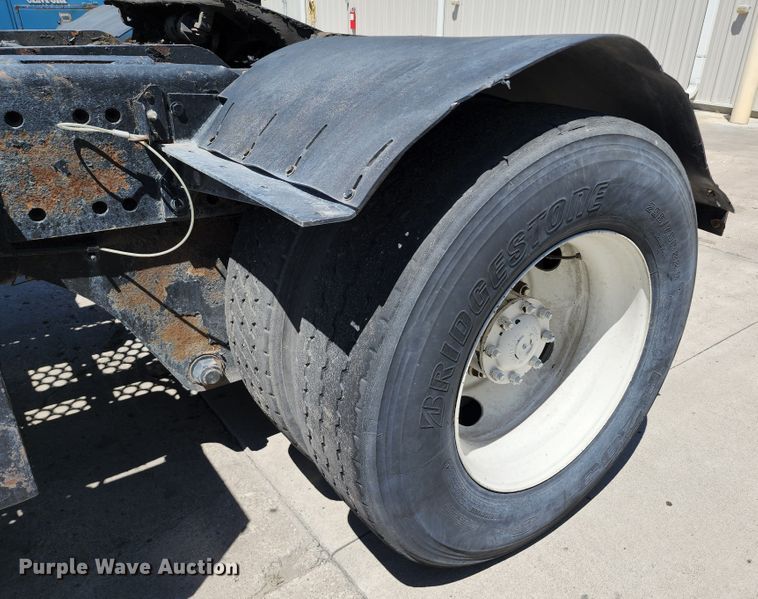 image for item JB9074 2006 Kalmar 30  yard truck