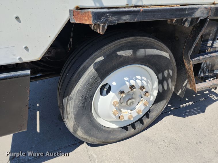 image for item JB9074 2006 Kalmar 30  yard truck