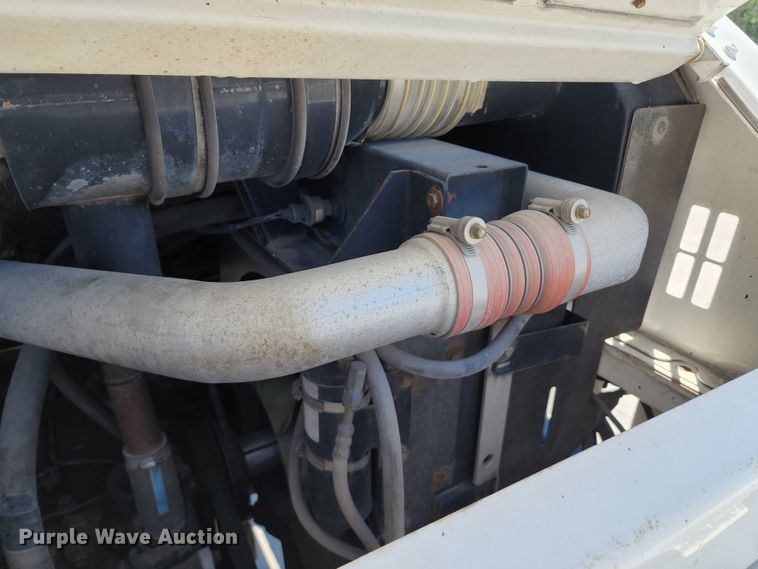 image for item JB9074 2006 Kalmar 30  yard truck