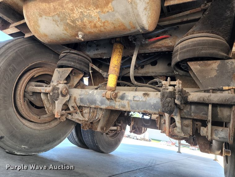 image for item JB9076 1999 Wabash  dry van trailer