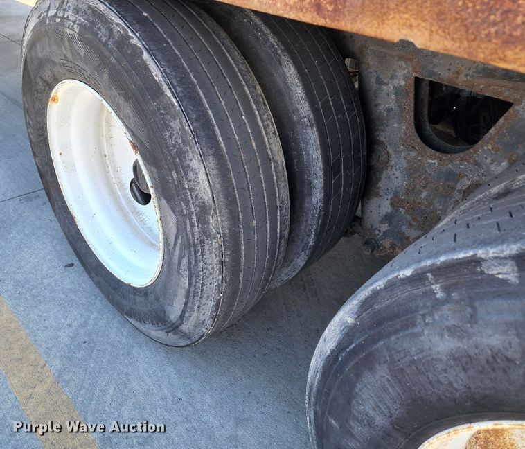 image for item JB9076 1999 Wabash  dry van trailer