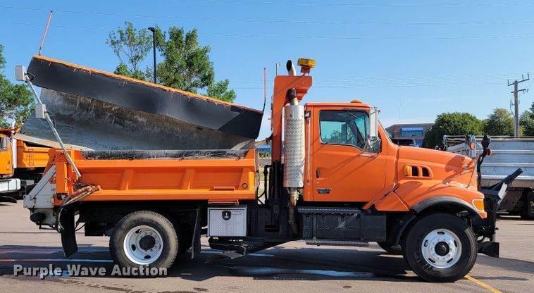 image for item JC9708 2005 Sterling L8500  dump truck