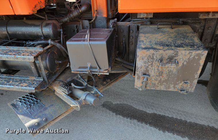 image for item JC9708 2005 Sterling L8500  dump truck