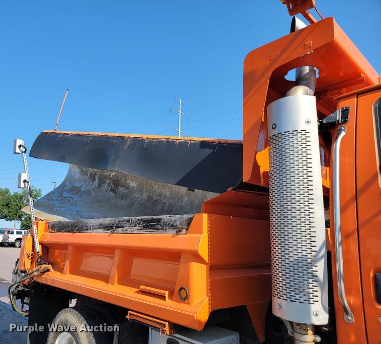 image for item JC9708 2005 Sterling L8500  dump truck