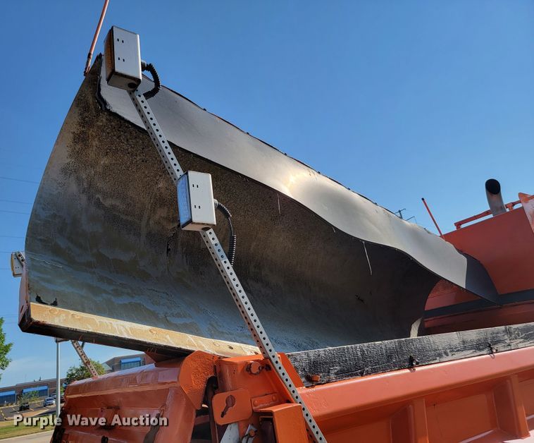 image for item JC9708 2005 Sterling L8500  dump truck