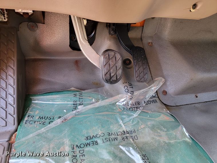 image for item JC9708 2005 Sterling L8500  dump truck