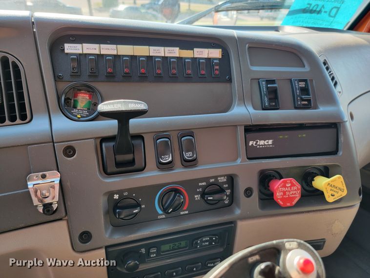 image for item JC9708 2005 Sterling L8500  dump truck