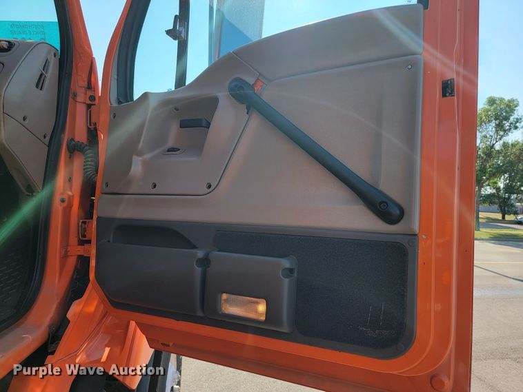 image for item JC9708 2005 Sterling L8500  dump truck