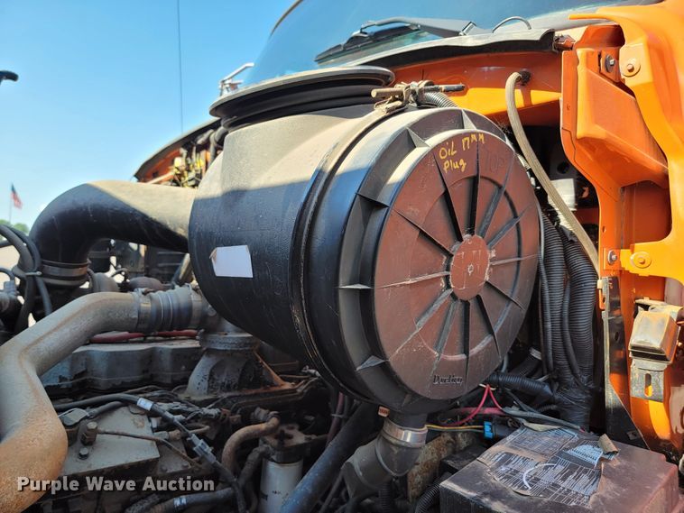 image for item JC9708 2005 Sterling L8500  dump truck