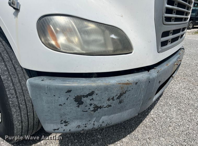 image for item JM9190 2007 Freightliner Business Class M2  semi truck