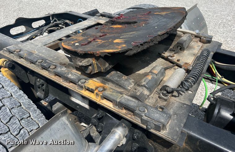 image for item JM9190 2007 Freightliner Business Class M2  semi truck