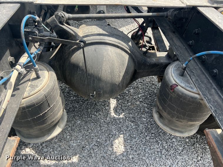 image for item JM9190 2007 Freightliner Business Class M2  semi truck