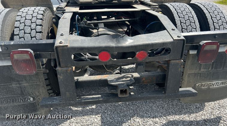 image for item JM9190 2007 Freightliner Business Class M2  semi truck